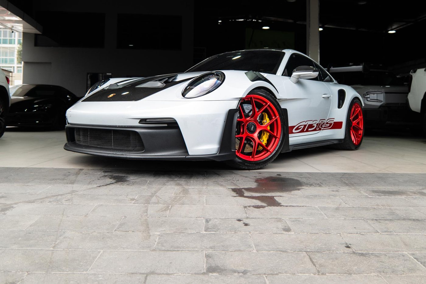 Showroom de Menos Uno Luxury Cars